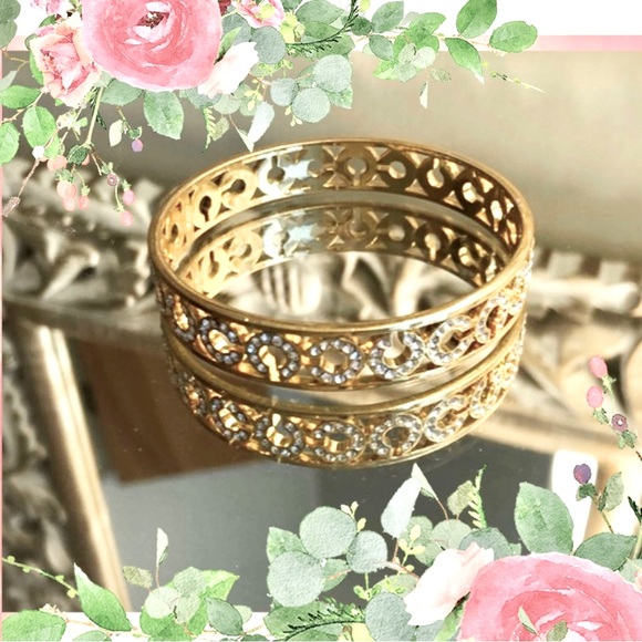 ✨💝✨COACH NWOT GORGEOUS GOLD CRYSTAL C LATTICE BANGLE IN PRISTINE CONDITION - Picture 3 of 3